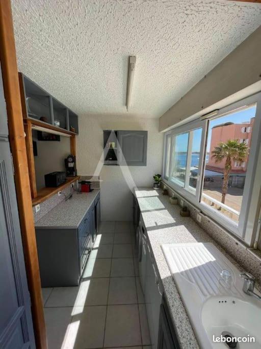 Joli Appartement Avec Grande Et Belle Terrasse, Au Pied De La Plage Du Grazel! グリュイッサン エクステリア 写真